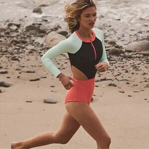 New Beach Riot Bethany Rash Guard Long-Sleeve One-Piece Swimsuit Medium